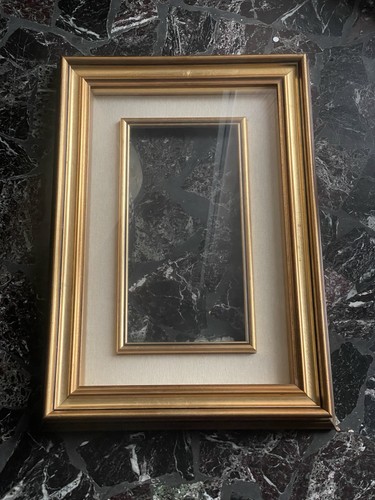 Cornice dorata con - cornice,