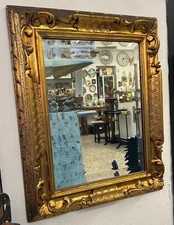 SPECCHIO CON CORNICE DORATA
