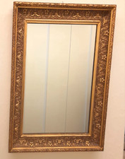 specchio con bella cornice